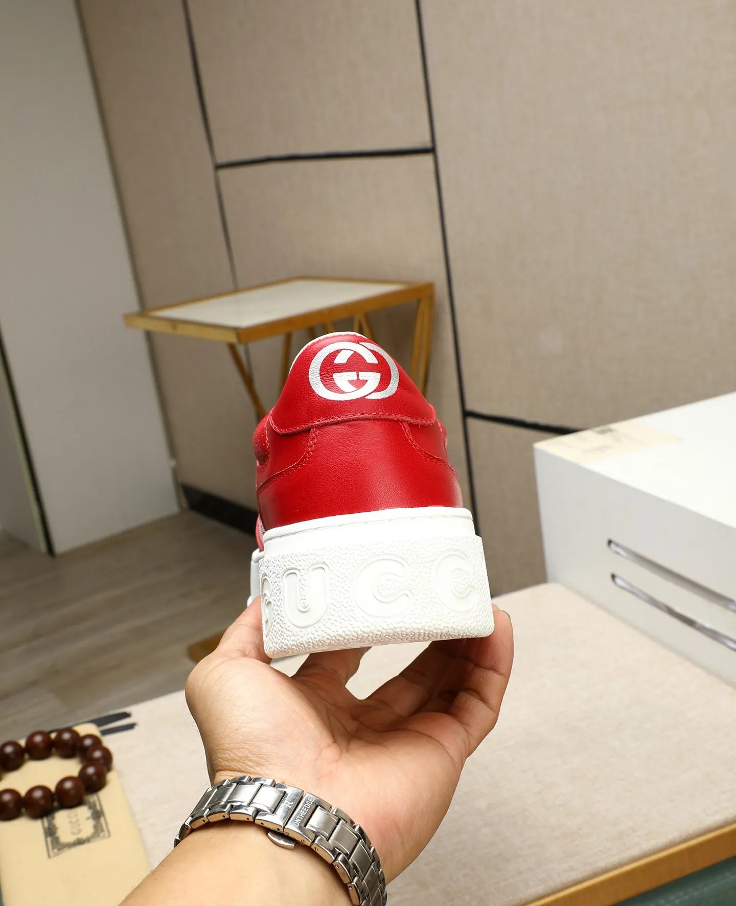 Men's shoes 💰400 GUCCI🔍🔍The latest models are on sale at the same time at the counter. Original calfskin imported from Italy, genuine leather lining, (high-end, extravagant, and classy) with exquisite workmanship. Soles: Original soles specially provided by the original factory. ⚠Exclusive double-layer movable molded soles are super comfortable⚠. Photos of the real thing🎬The real thing is better🔍🔍"High quality·Follow the order" Code number 38-44